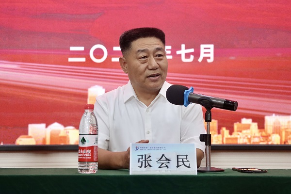 乐动(中国)官方党委书记张会民对新员工提出希冀.jpg